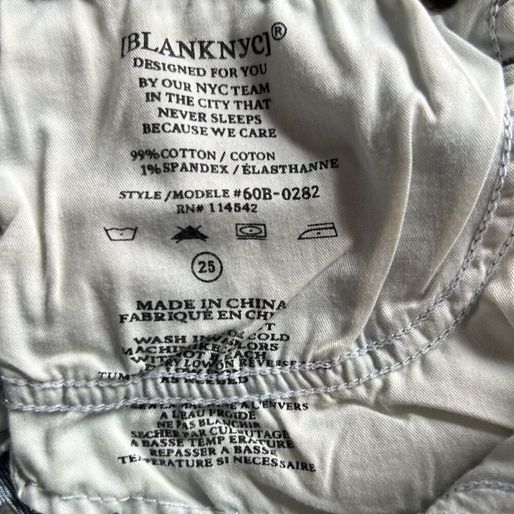 BLANKNYC Women’s Asymmetrical Fringe Hem Denim Mini Jean Skirt Blue Size 25 - Picture 10 of 10